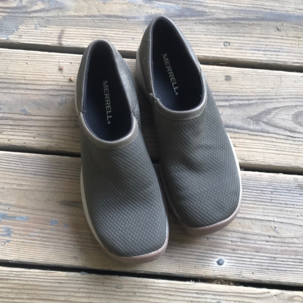 Merrell sneakers -Brand New- Size 7